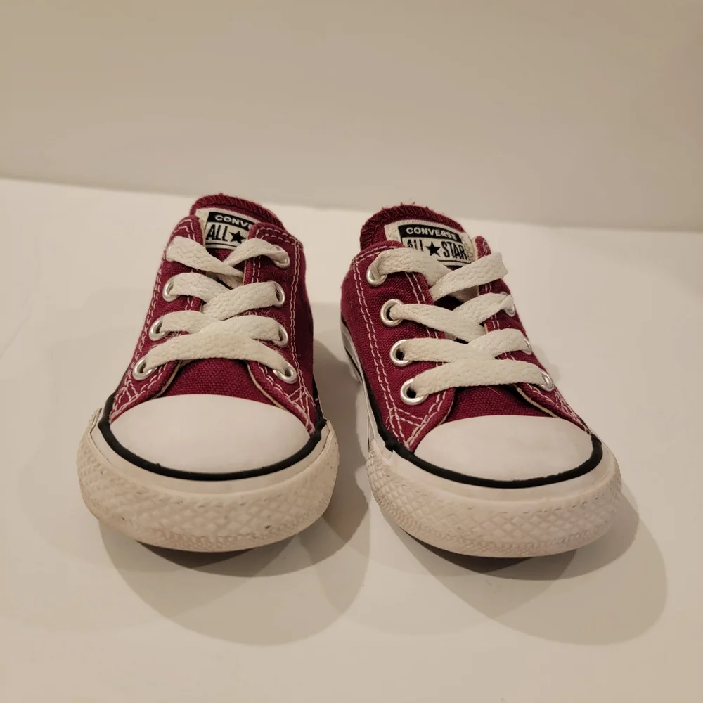 Converse size 5 babies sneakers one star chuck Taylor wine maroon color